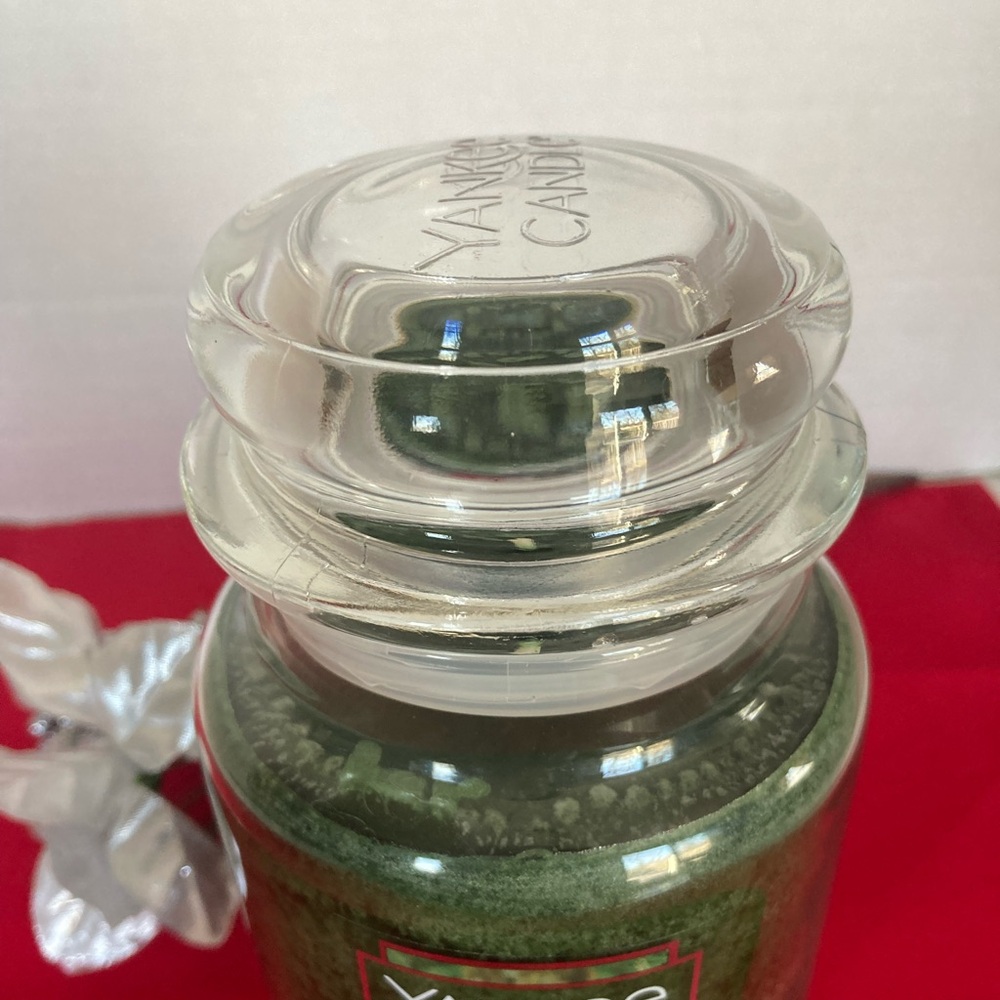 Yankee Candle Balsam & Cedar - Green - Picture 4 of 4